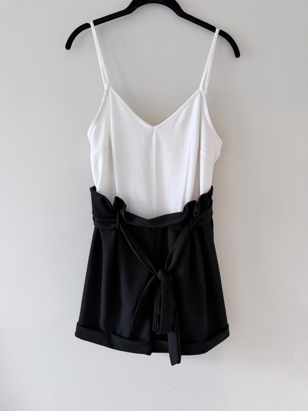 iris White V-Neck Spaghetti Strap Cami